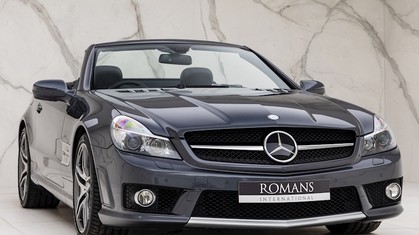 Mercedes-Benz shows off new SL-Class model 