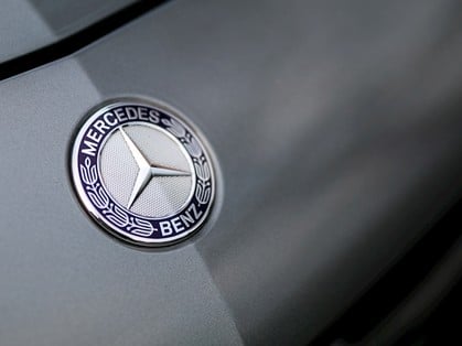Mercedes-Benz S-Class is crowned Best Luxury Car 2012 by What Car