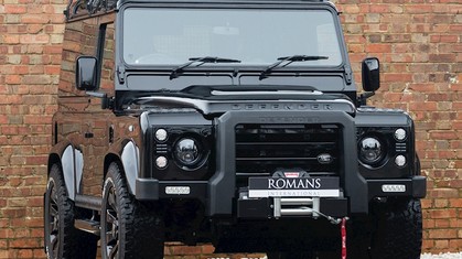 Land Rover Defender & Range Rover Evoque to Feature in Skyfall Bond Film