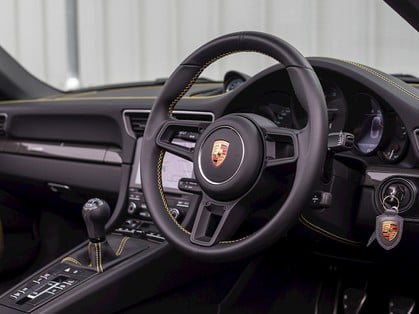Porsche 918 Spyder Officially Revealed