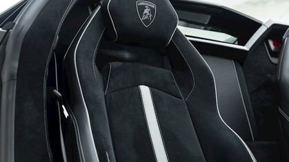 The Veneno Roadster – No One Does Extreme Quite Like Lamborghini