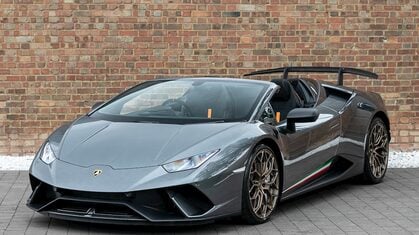 Porsche 911 Turbo S vs Lamborghini Huracán: Which Is Better?