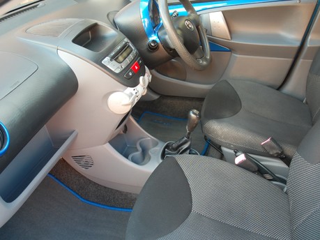 Toyota Aygo BLUE VVT-I 16