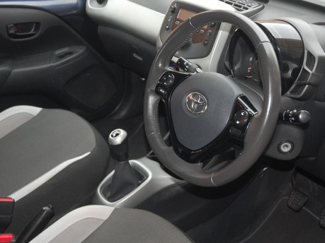 Toyota Aygo VVT-I X-PLAY 12