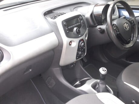 Toyota Aygo VVT-I X-PLAY 16