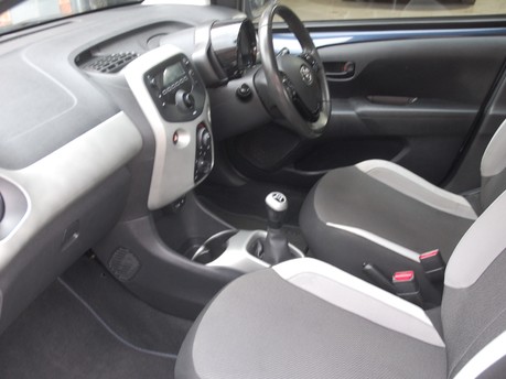 Toyota Aygo VVT-I X-PLAY 17