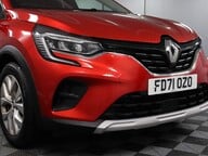 Renault Captur ICONIC TCE 24