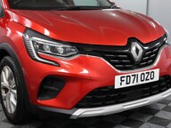 Renault Captur ICONIC TCE 26