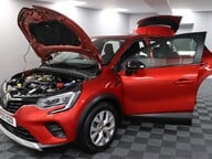 Renault Captur ICONIC TCE 16