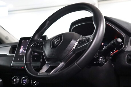 Renault Captur ICONIC TCE 37