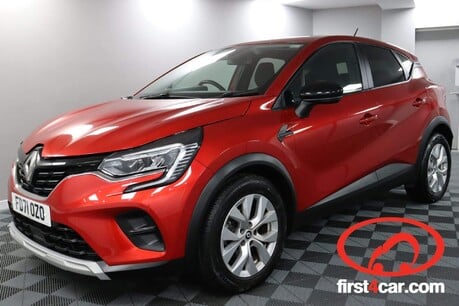 Renault Captur ICONIC TCE