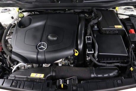 Mercedes-Benz GLA Class GLA220 CDI 4MATIC SPORT PREMIUM PLUS 44