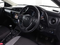 Toyota Auris VVT-I ICON 3