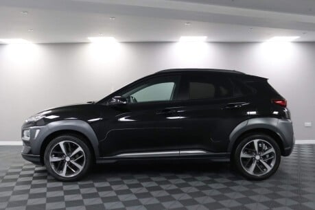 Hyundai KONA PREMIUM 18