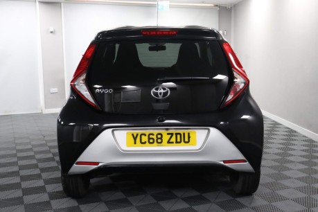 Toyota Aygo VVT-I X-PLORE 8