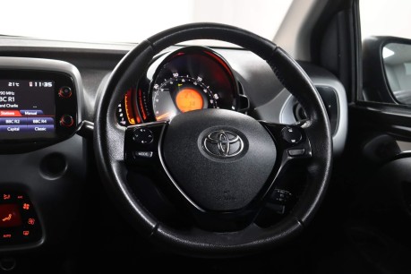 Toyota Aygo VVT-I X-PLORE 44