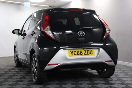 Toyota Aygo VVT-I X-PLORE 29