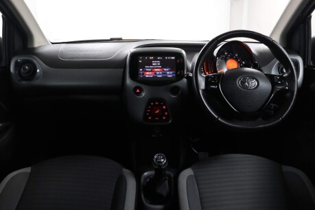 Toyota Aygo VVT-I X-PLORE 38