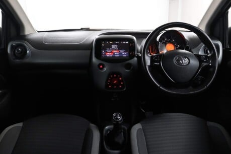 Toyota Aygo VVT-I X-PLORE 37