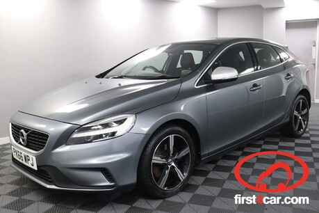 Volvo V40 T3 R-DESIGN NAV PLUS