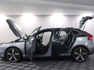 Volvo V40 T3 R-DESIGN NAV PLUS 4