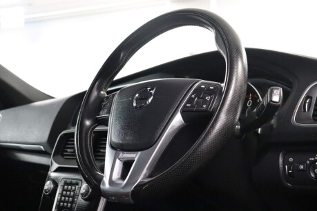 Volvo V40 T3 R-DESIGN NAV PLUS 12