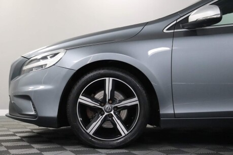 Volvo V40 T3 R-DESIGN NAV PLUS 27