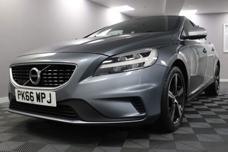 Volvo V40 T3 R-DESIGN NAV PLUS 28