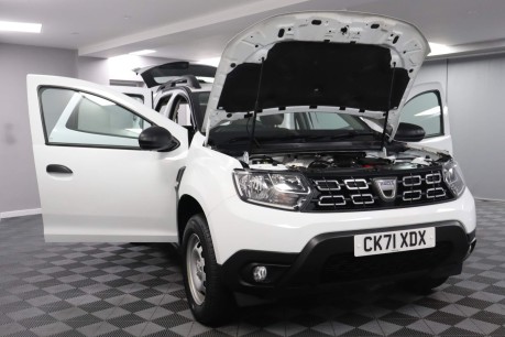 Dacia Duster ESSENTIAL TCE 15