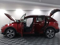 Nissan Qashqai 1.3 DIG-T N-Connecta Euro 6 (s/s) 5dr 4