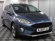 Ford Fiesta ACTIVE 1 30