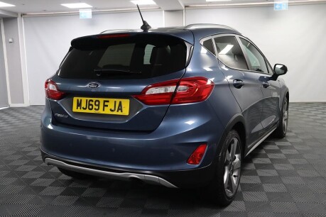 Ford Fiesta ACTIVE 1 11