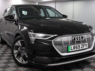 Audi E-Tron QUATTRO BASE 18