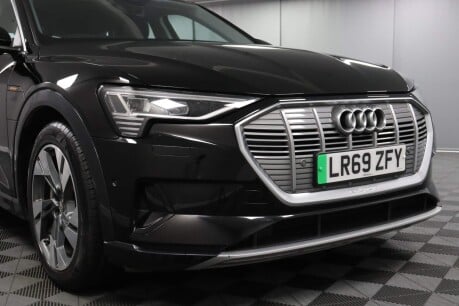 Audi E-Tron QUATTRO BASE 23