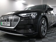 Audi E-Tron QUATTRO BASE 27