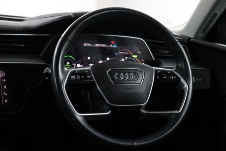 Audi E-Tron QUATTRO BASE 48