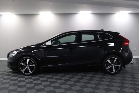 Volvo V40 T2 R-DESIGN NAV PLUS 18