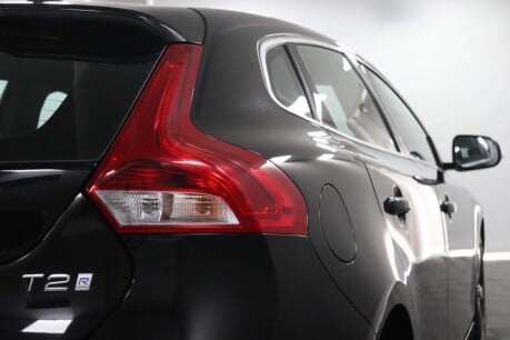 Volvo V40 T2 R-DESIGN NAV PLUS 23