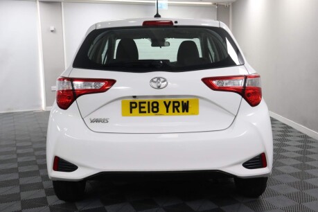 Toyota Yaris VVT-I ICON TECH 8