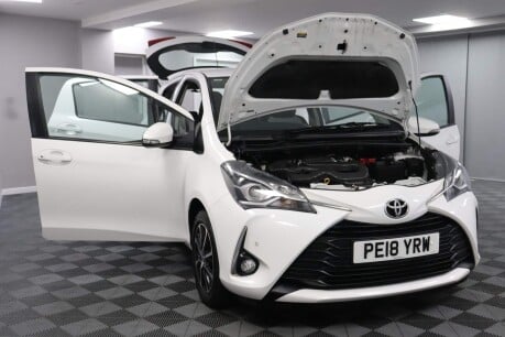 Toyota Yaris VVT-I ICON TECH 15