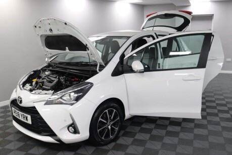 Toyota Yaris VVT-I ICON TECH 16