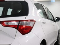 Toyota Yaris VVT-I ICON TECH 23