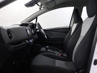 Toyota Yaris VVT-I ICON TECH 42