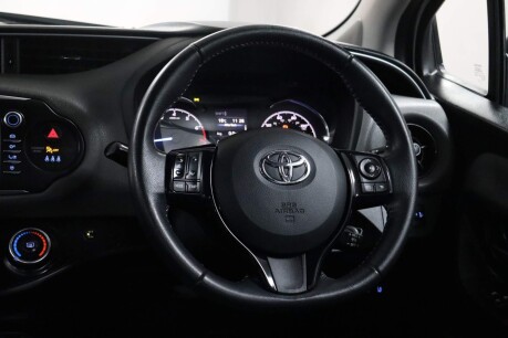 Toyota Yaris VVT-I ICON TECH 45