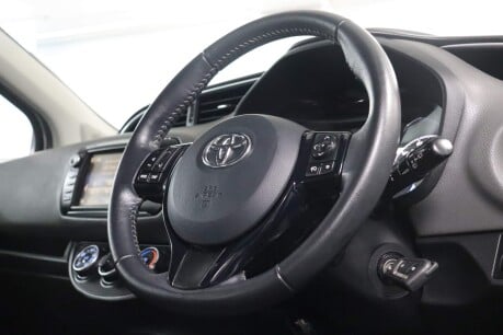 Toyota Yaris VVT-I ICON TECH 11