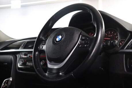 BMW 3 Series 320I XDRIVE SPORT TOURING 12