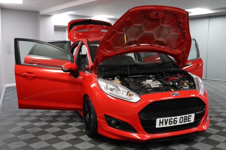 Ford Fiesta ST-LINE 14