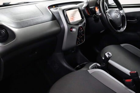 Toyota Aygo VVT-I X-PLAY 34