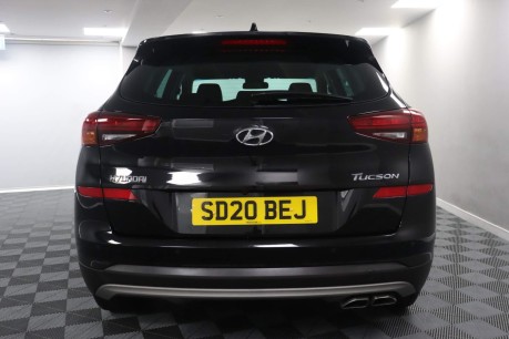 Hyundai TUCSON CRDI SE NAV MHEV 8