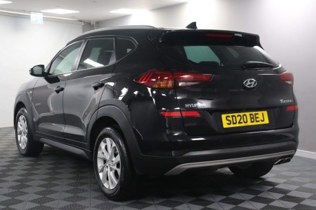 Hyundai TUCSON CRDI SE NAV MHEV 10